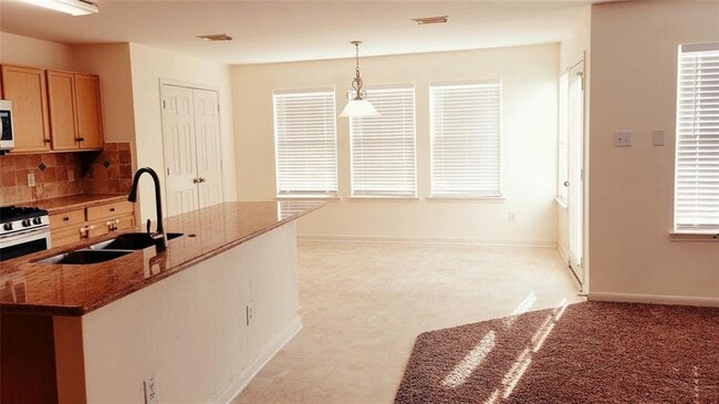 Building Photo - 2034 Crossing Nexus Ln