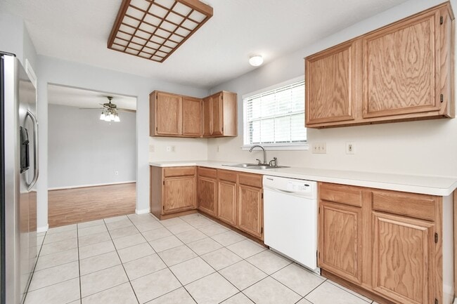 Building Photo - 2707 Blue Mist Dr