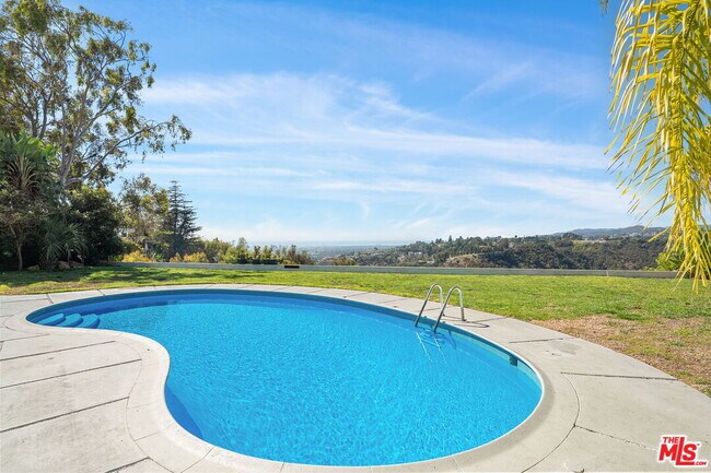 Building Photo - 1641 Tower Grove Dr