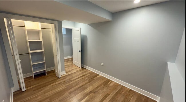 Building Photo - 2046 W Moffat St