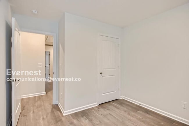 Building Photo - 307 Raines Ct