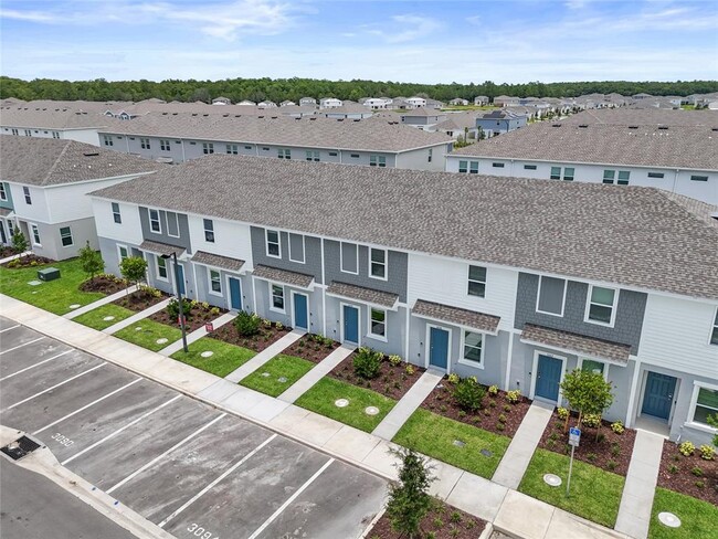 Building Photo - 3094 Skyline Lp