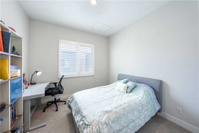 Building Photo - 217 Chorus