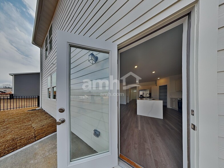 Building Photo - 425 Hickory Pointe Rd