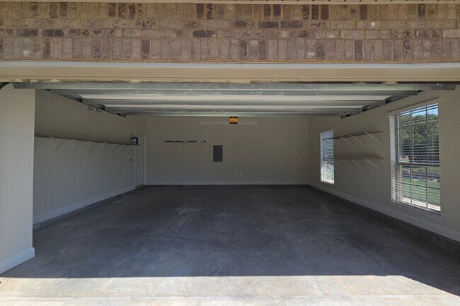 Building Photo - Spacious 4-Bedroom Rental in Daphne School...