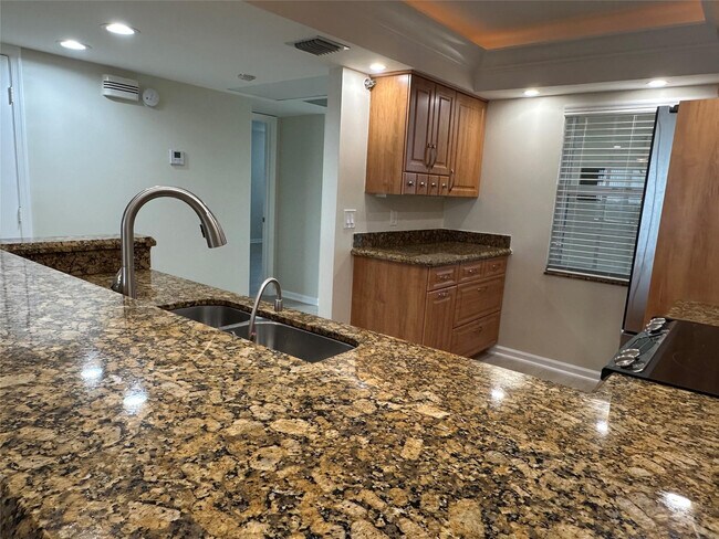 Building Photo - 3510 Oaks Way