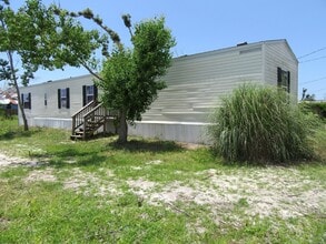 Building Photo - --