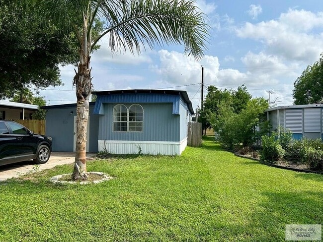Building Photo - 15702 Orange Dr