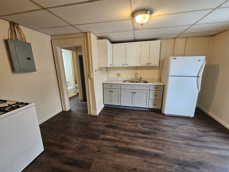 Building Photo - 628 Brandon St