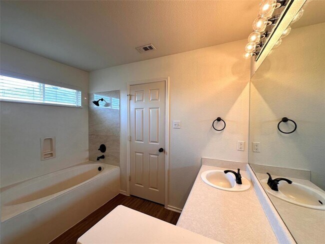 Building Photo - 11909 Big Sky Dr