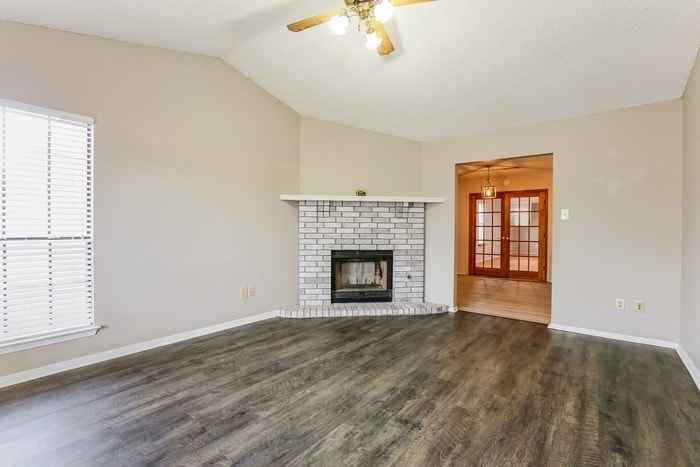 Building Photo - 511 Sanders Ln