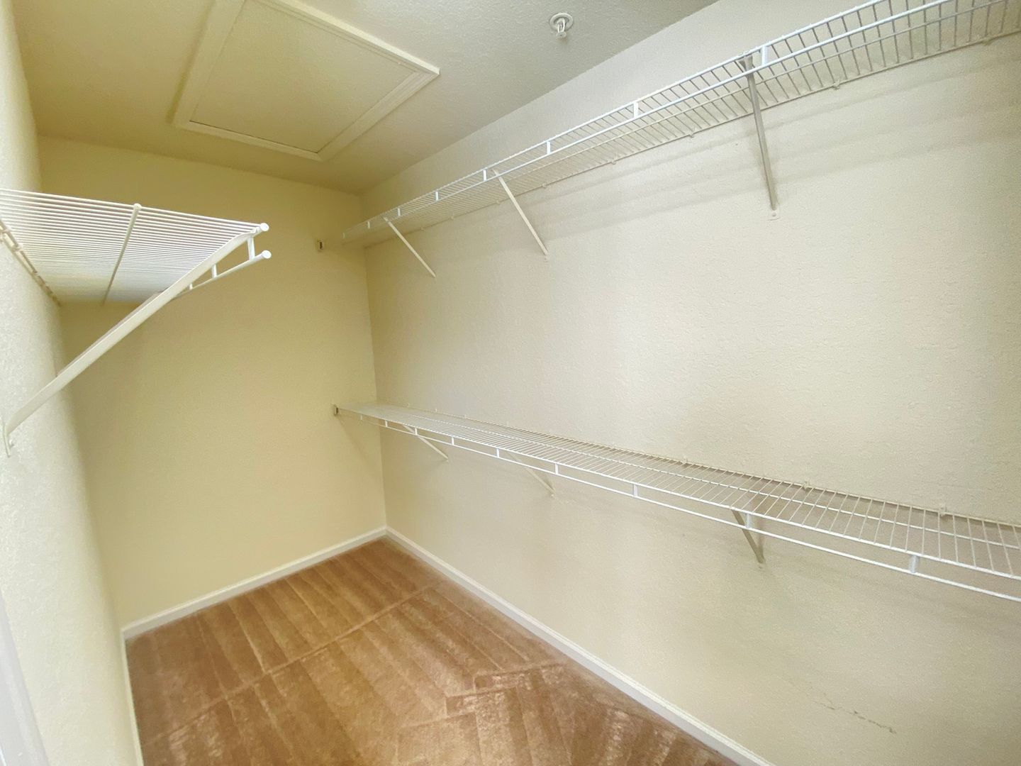 Building Photo - STONEBRIDGE LAKES 3 bed 2 1/2 bath