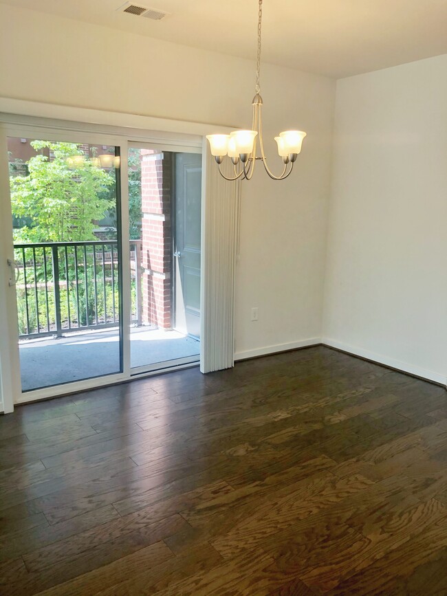 dining area - 3985 Norton Pl