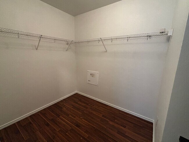 Building Photo - Spacious 4-Bedroom Home with Open Layout