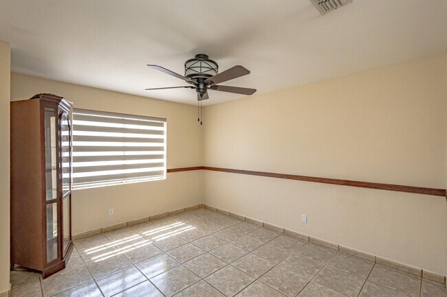 Building Photo - 1416 Rd Runner Loop