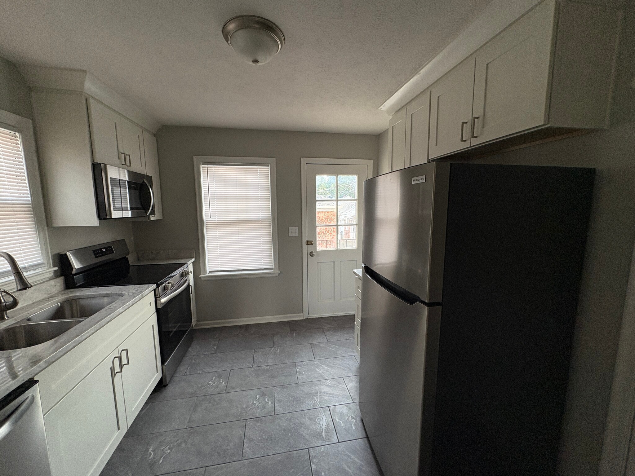 Building Photo - 4729 Bancroft Ave