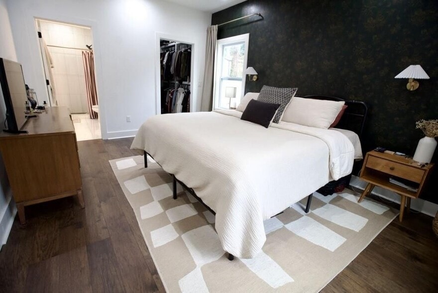 Building Photo - 1718 Line St