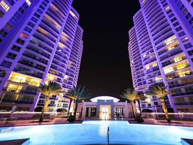 Building Photo - 231 Riverside Dr