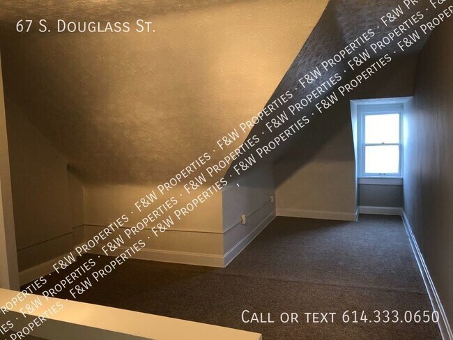 Building Photo - 67 S Douglass St