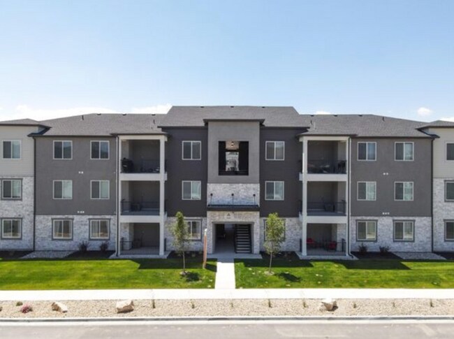 Building Photo - Modern 3-Bedroom Condo in Prime Riverton L...