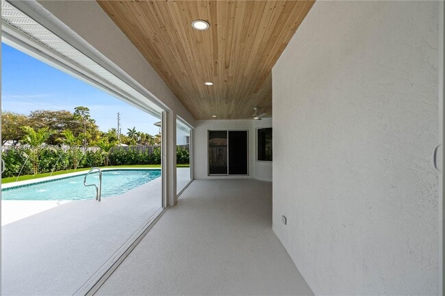 Building Photo - 5923 Loxahatchee Pines Dr