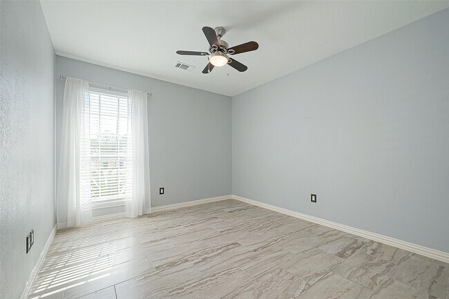 Building Photo - 13322 Pantano Dr