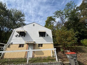 Building Photo - Beautiful 2 Bedroom 1 Bathroom home in Bea...