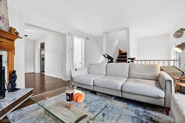 Building Photo - 121 Arlington St