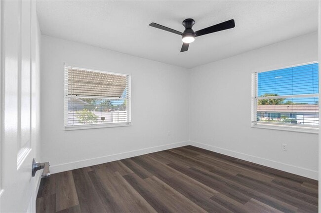 Building Photo - 11572 63rd Ave N