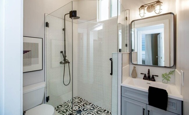 Building Photo - 2253 Clinton Ave