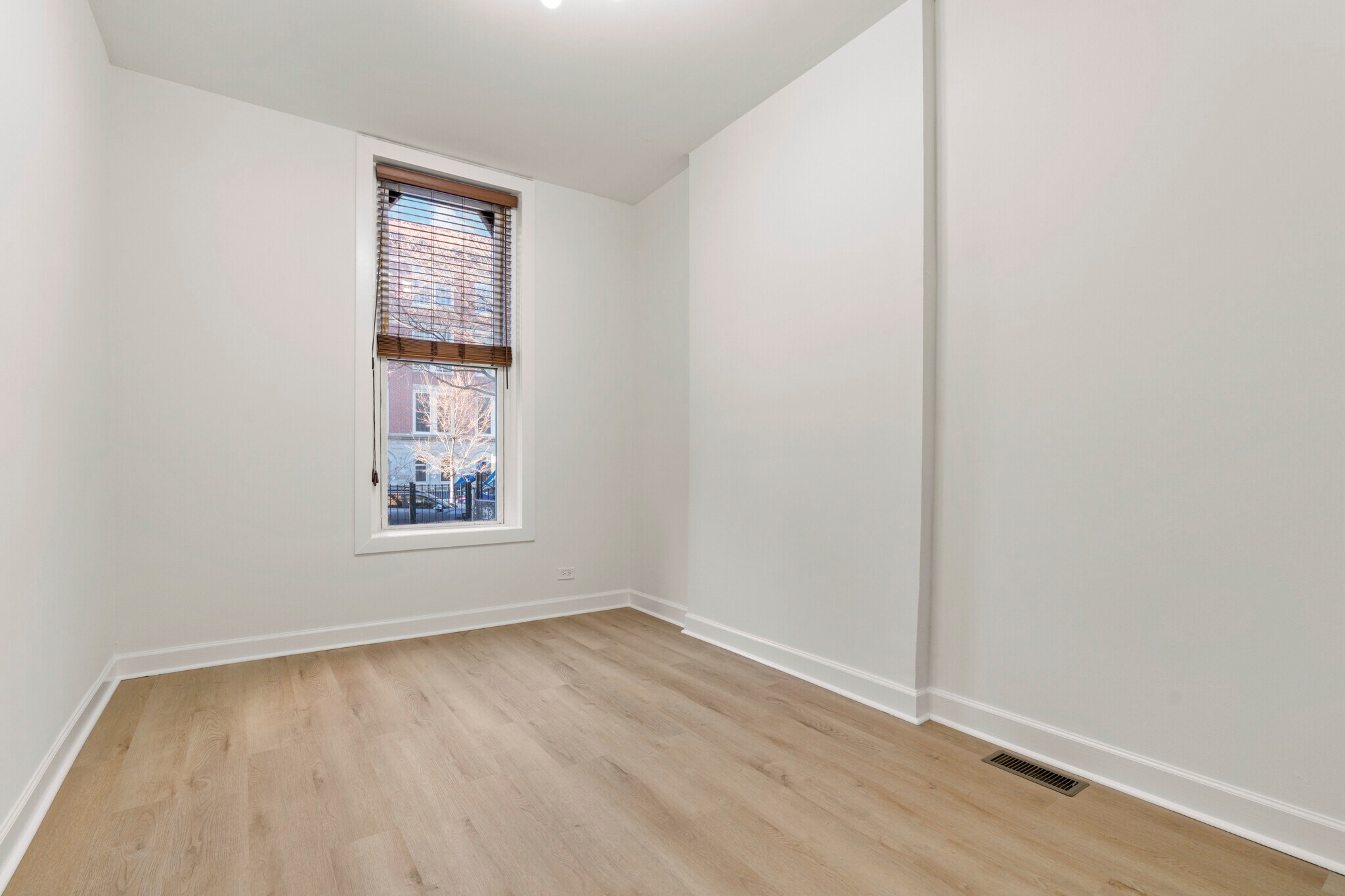 Building Photo - 2617 W Hirsch St