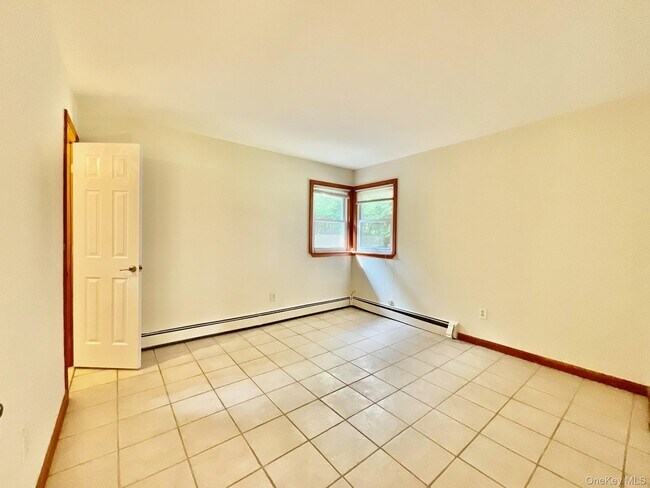 Building Photo - 46 Forrest Ave