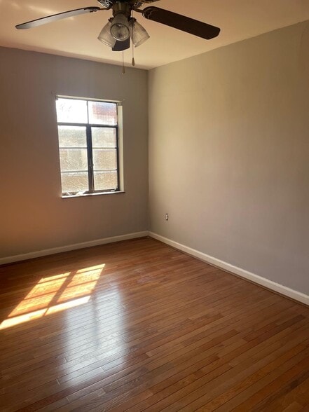 Bedroom - 814 Ellison Ave