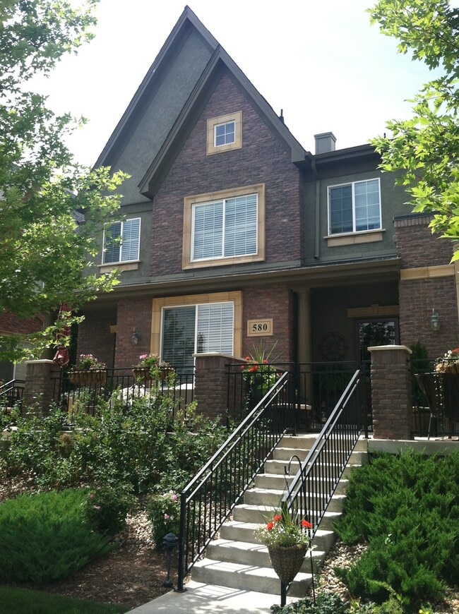 Building Photo - Beautiful and Chic Brownstone Residence Fa...