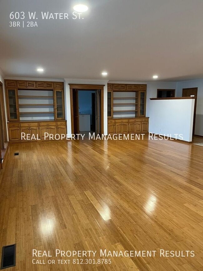 Building Photo - 603 W Water St