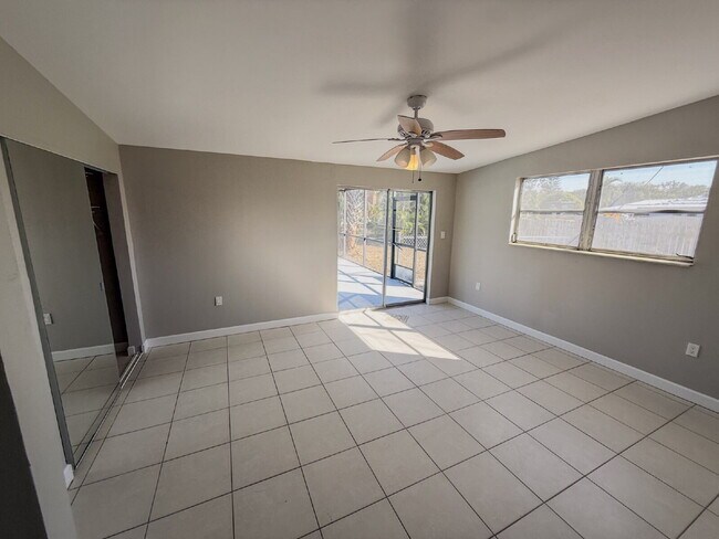 Building Photo - WATERFRONT POOL HOME ON A CANAL THAT LEADS STRAIGHT INTO TAMPA BAY