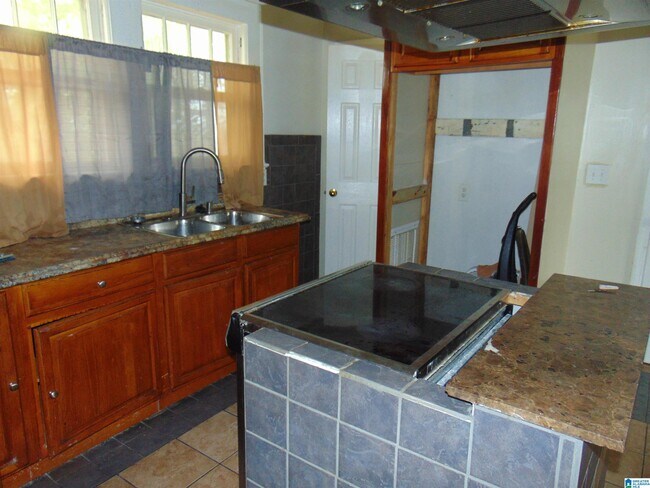 Building Photo - 2820 20th Street Ensley