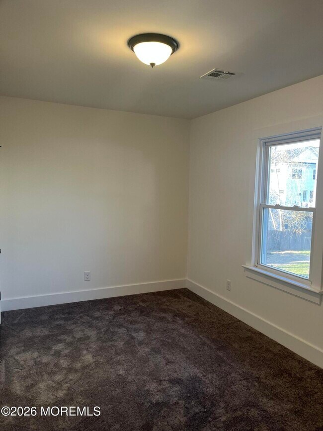 Building Photo - 17 Ward Ln