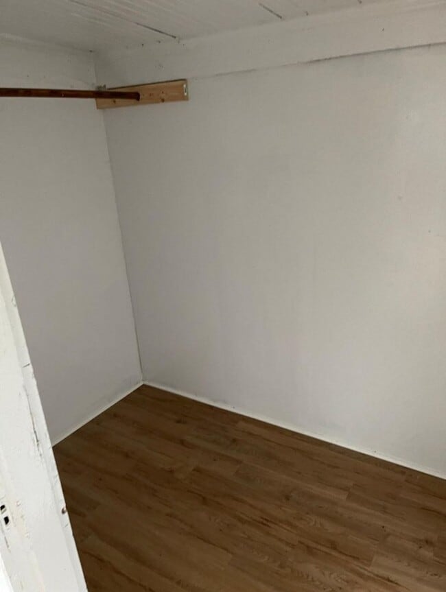 Building Photo - Cozy 2bd/1bath with Big Yard