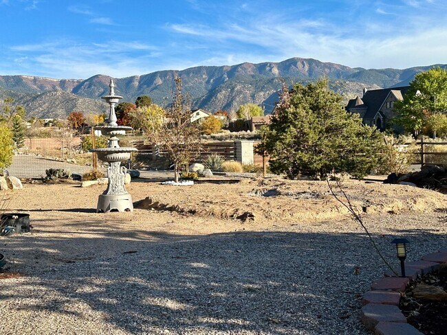 Building Photo - Move in Special Luxury 4 bedroom 4.5 bathr...