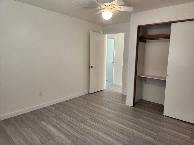 Building Photo - Lake house with Shop on 1/2 acre