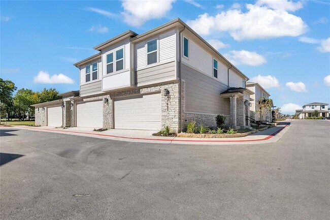 Primary Photo - 7600 Strong Bow Ct