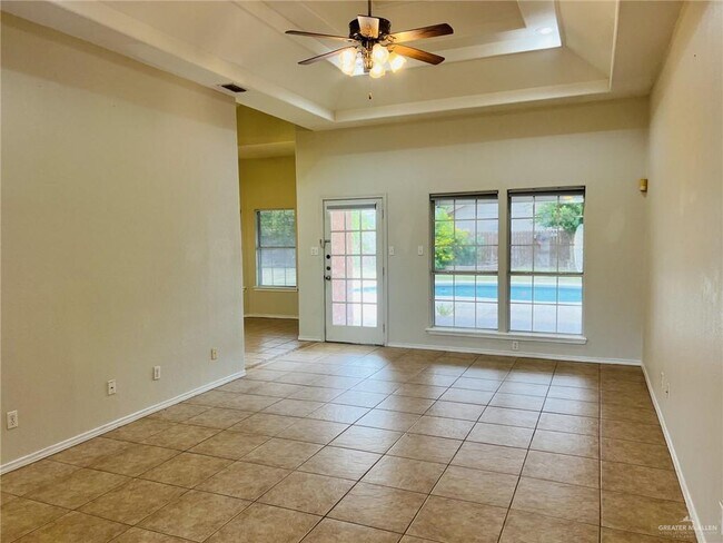 Building Photo - 1612 Merlin Dr