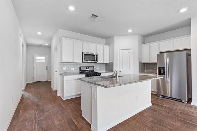 Building Photo - 21020 Price Daniel Dr