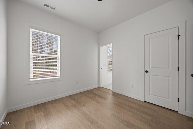 Building Photo - 2811 Wilcox Pl