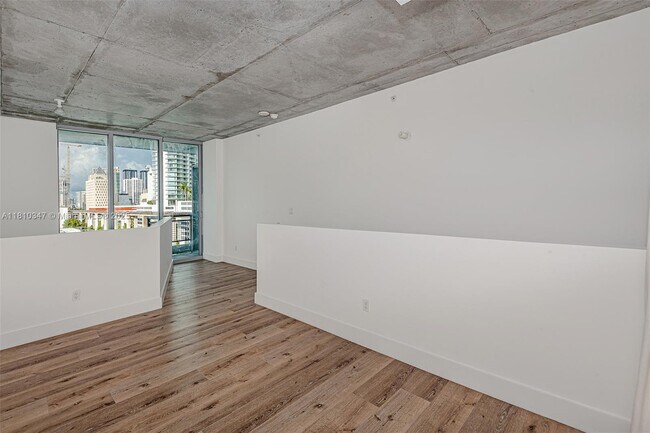 Building Photo - 690 SW 1st Ct