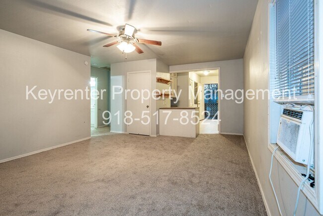 Building Photo - 2 Bed | 1 Bath East Tulsa with Spacious Back yard!