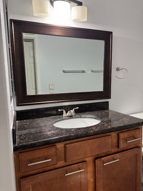 Building Photo - 1295 N Ash St