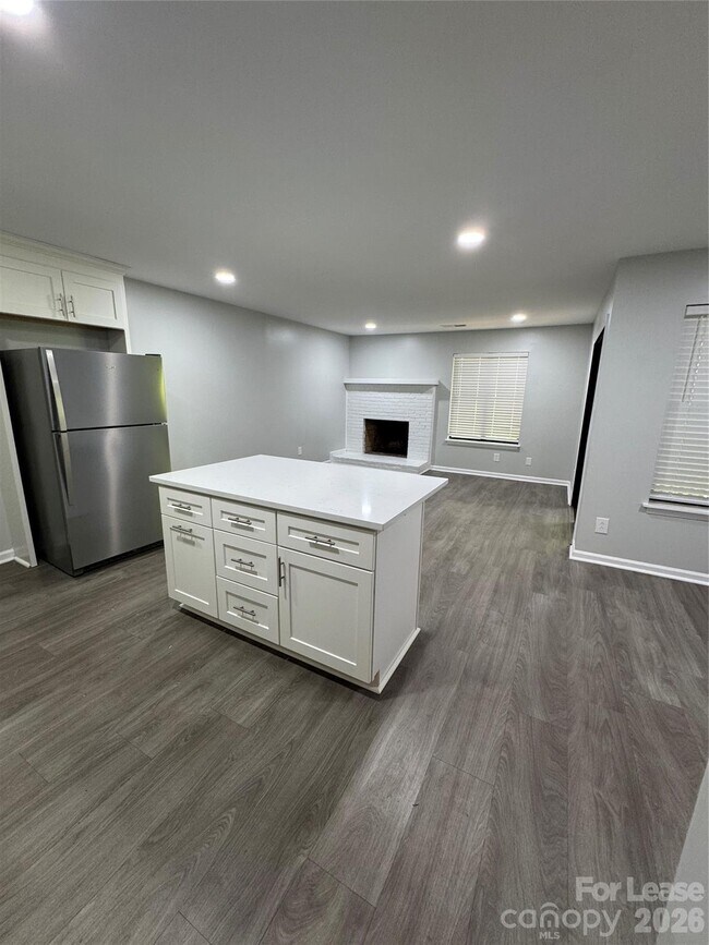 Building Photo - 2501 Kilborne Dr