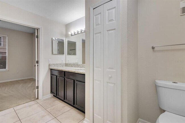 Building Photo - 8301 Elm Park Dr